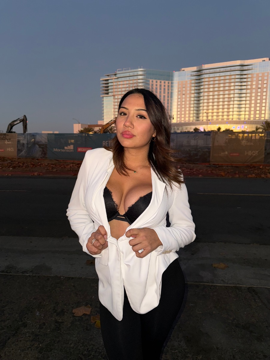 Take a pause and enjoy Ali Cruz — streaming from Tustla Gutierrez