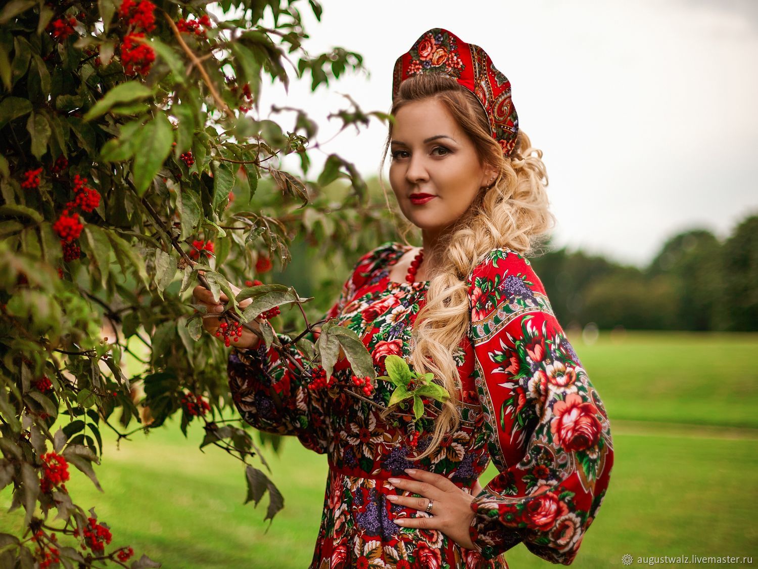 Women in Slavic costumes in Tustla Gutierrez